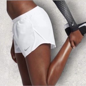 Nike Women’s Modern Tempo White Shorts with Zippered Back Pocket XL